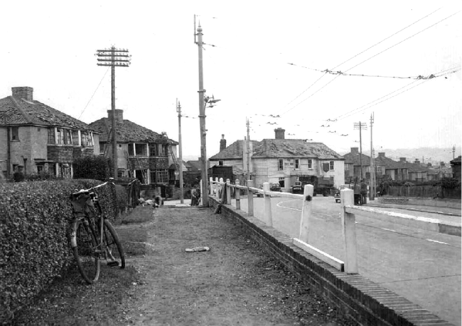 bullinn_c1940_wbombdamage.png